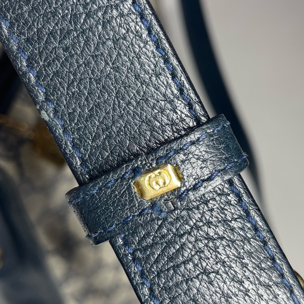 Vintage 1980’s Gucci GG Canvas Purse Handbag Bag Navy Blue Leather Trim Lining - Picture 13 of 16